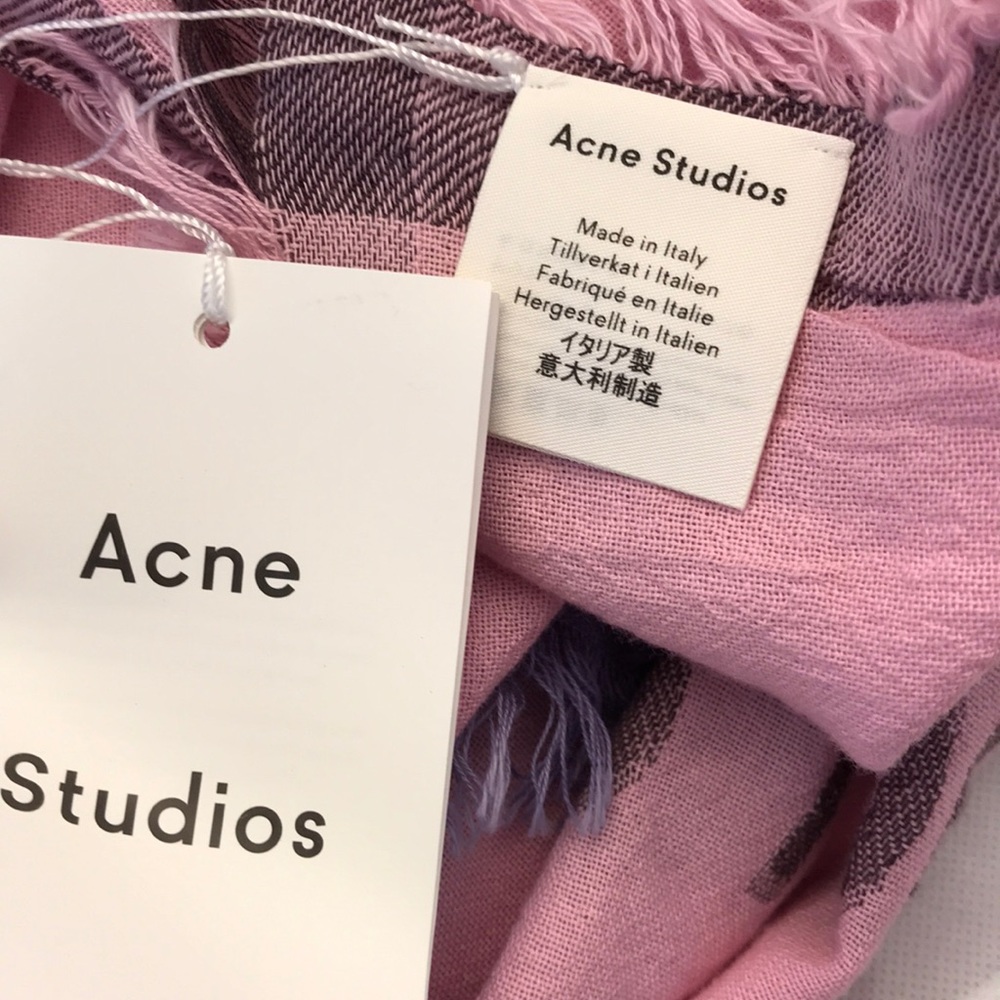 ⭐️NEW⭐️Acne Oversized Embroidered Scarf - Picture 4 of 5